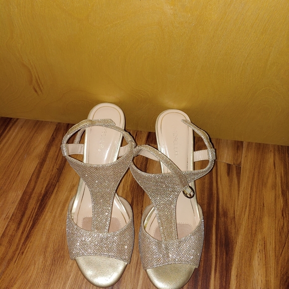 Gold Marbella sandals - Picture 2 of 4